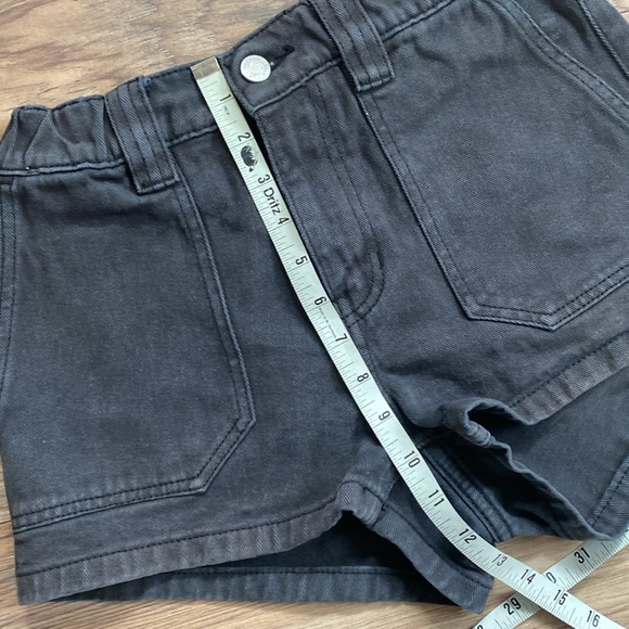 Shorts - Picture 2 of 6